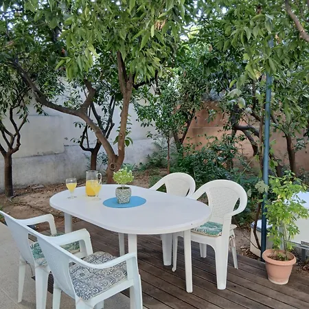 Апартаменты Orange Tree