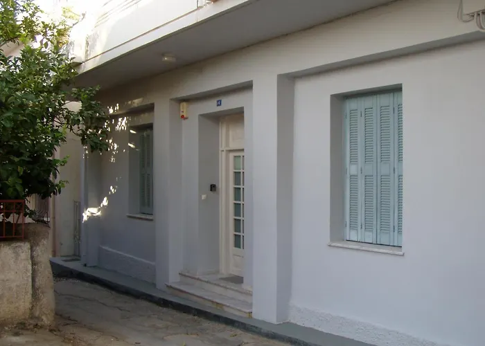 Orange Tree Apartment *