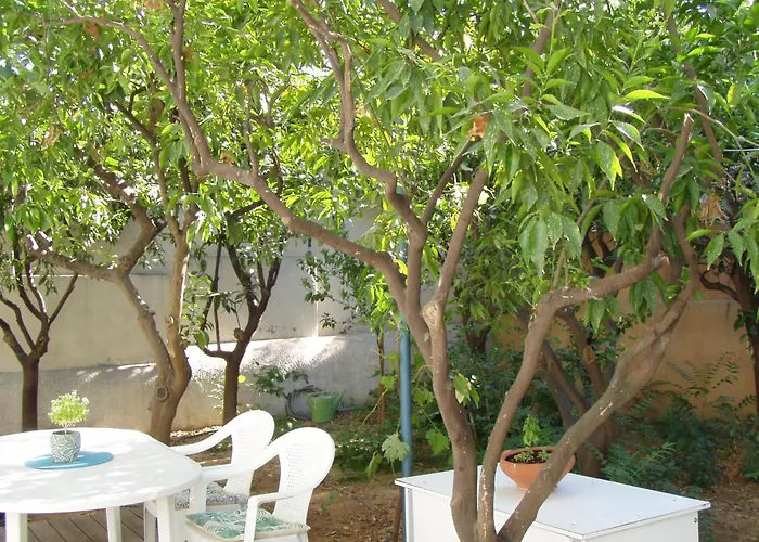 Orange Tree 아파트 하니아