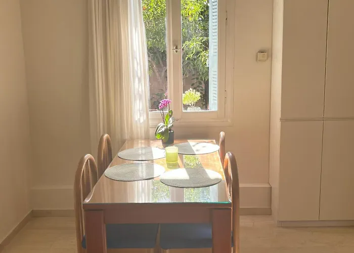 Orange Tree Apartment